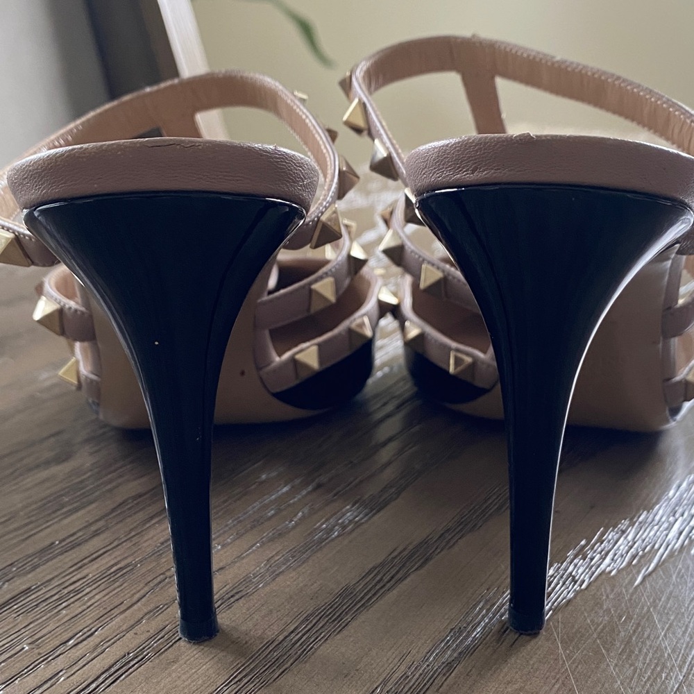 Valentino Rock Stud Black and Tan Studded Heels EU size 40 - Picture 9 of 16